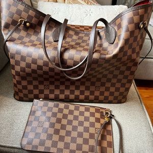 Louis Vuitton Neverfull GM in Damier Ebene print with pouch.